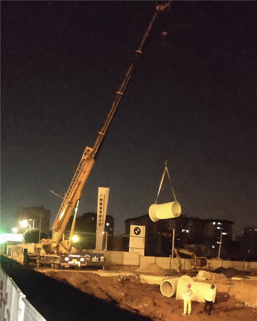 山海关区“弯臂矫正”—— 吊车的 “形变补偿” 技术